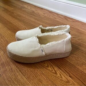 NWOT Toms White Valencia Espadrille Slip-Ons